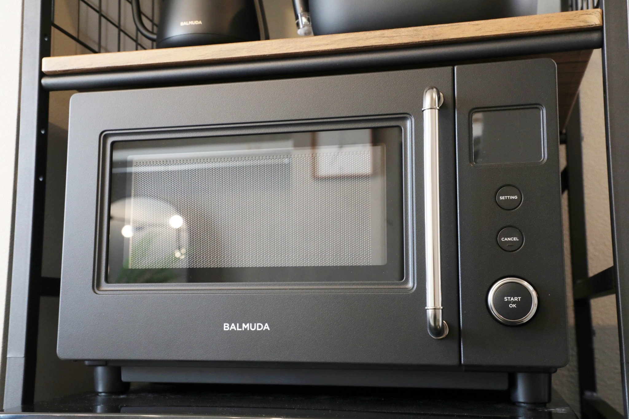 Room 101 BALMUDA microwave oven